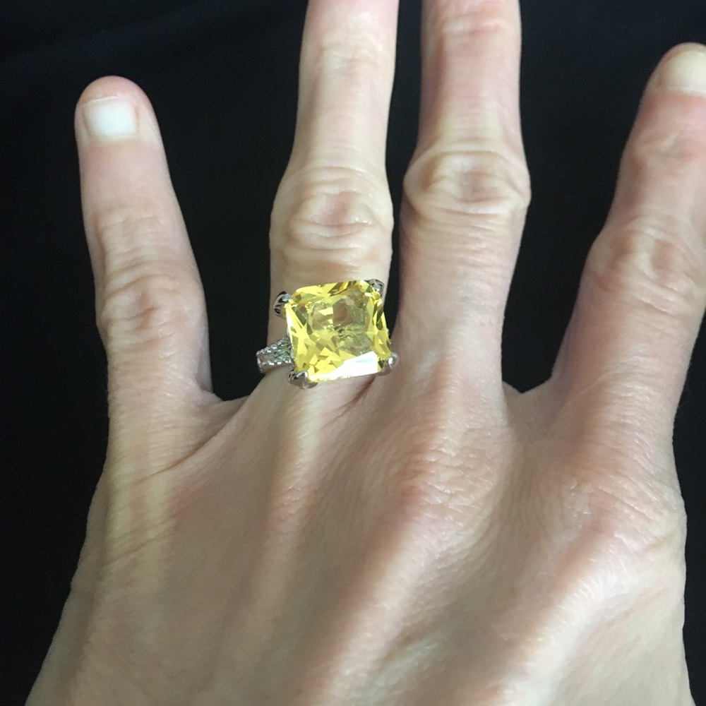 Yellow Rhinestone Cocktail Fashion Ring Size 6